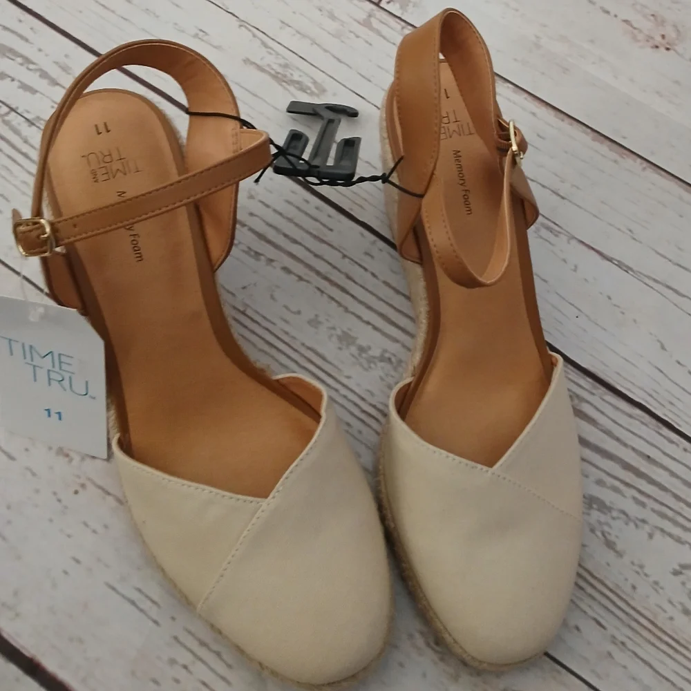 Time and Tru women's espadrille wedge natural size 11